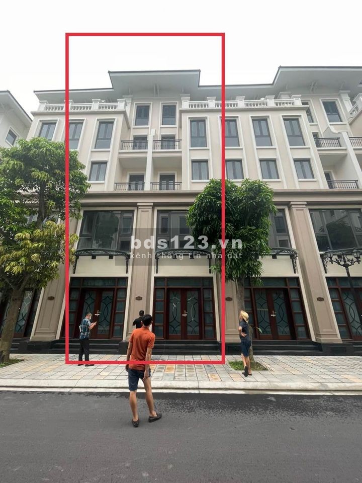 Thời Đại 18 với 2 mặt tiền view công viên 68m mà giá chỉ nhỉnh 8 tỷ. cạnh chung cư