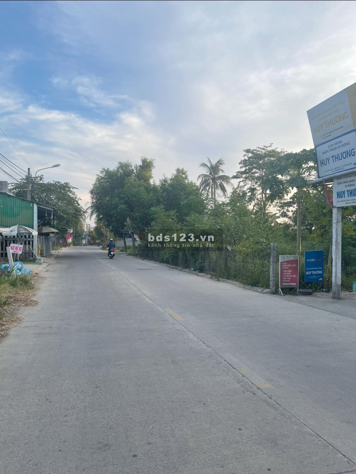 Lô đất mặt tiền đường liên xã Nghĩa Hà đoạn ngã tư Quán Láng, kinh doanh thuận tiện nhiều loại hình