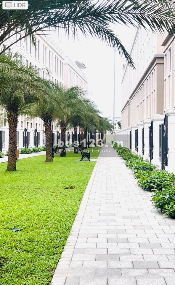 Thời Đại 18 với 2 mặt tiền view công viên 68m mà giá chỉ nhỉnh 8 tỷ. cạnh chung cư