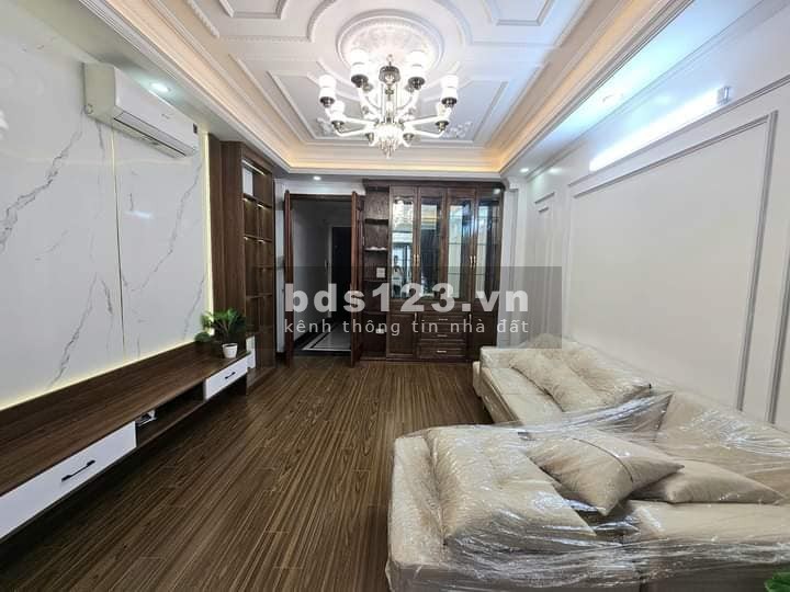 Bán Nhà Kinh Doanh Đường Hoàng Mai 44m, 6 tầng, mt 3.7m, giá 12.9 tỷ.