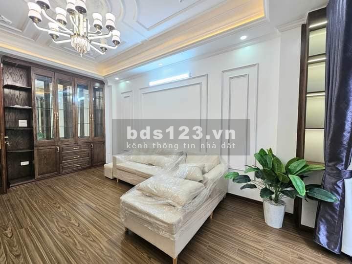 Bán Nhà Kinh Doanh Đường Hoàng Mai 44m, 6 tầng, mt 3.7m, giá 12.9 tỷ.