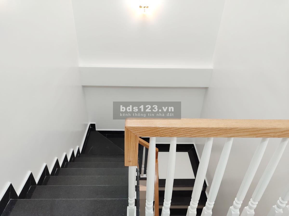 Bán nahf 3 tầng mới xây, vị trí đẹp, mặt đường kinh doanh, buôn bán, Kiến An, Hải Phòng