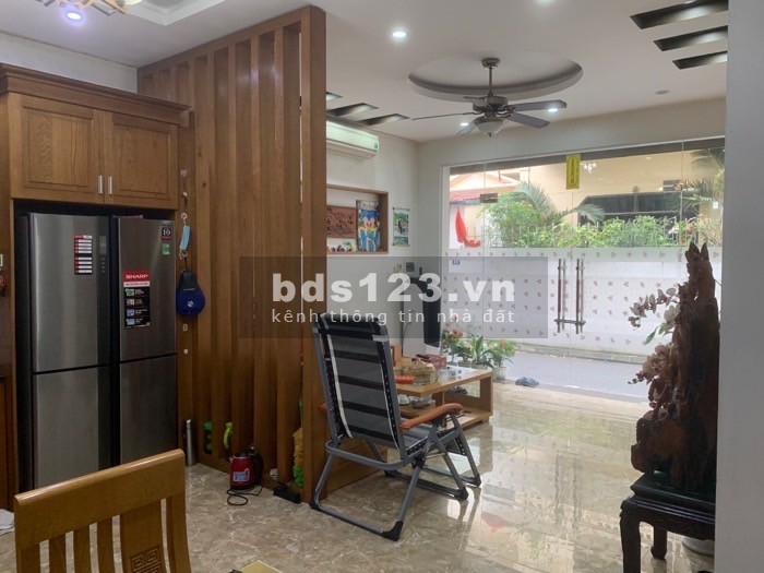 Bán nhà hiếm ngõ 98 Đàm Quang Trung, chân cầu Vĩnh Tuy mặt tiền 9m2 diện tích 72m2