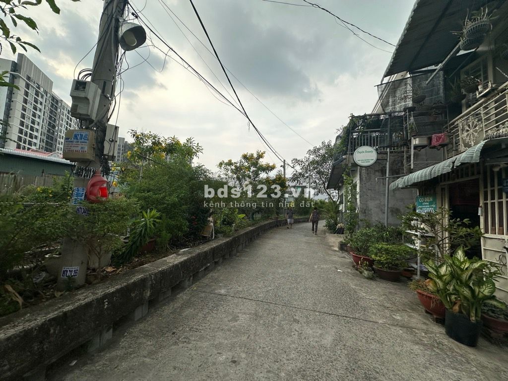 Tương lại 2 mặt tiền đường rộng 15M - Gần đại học Văn Hiến, tiện về Gò Vấp