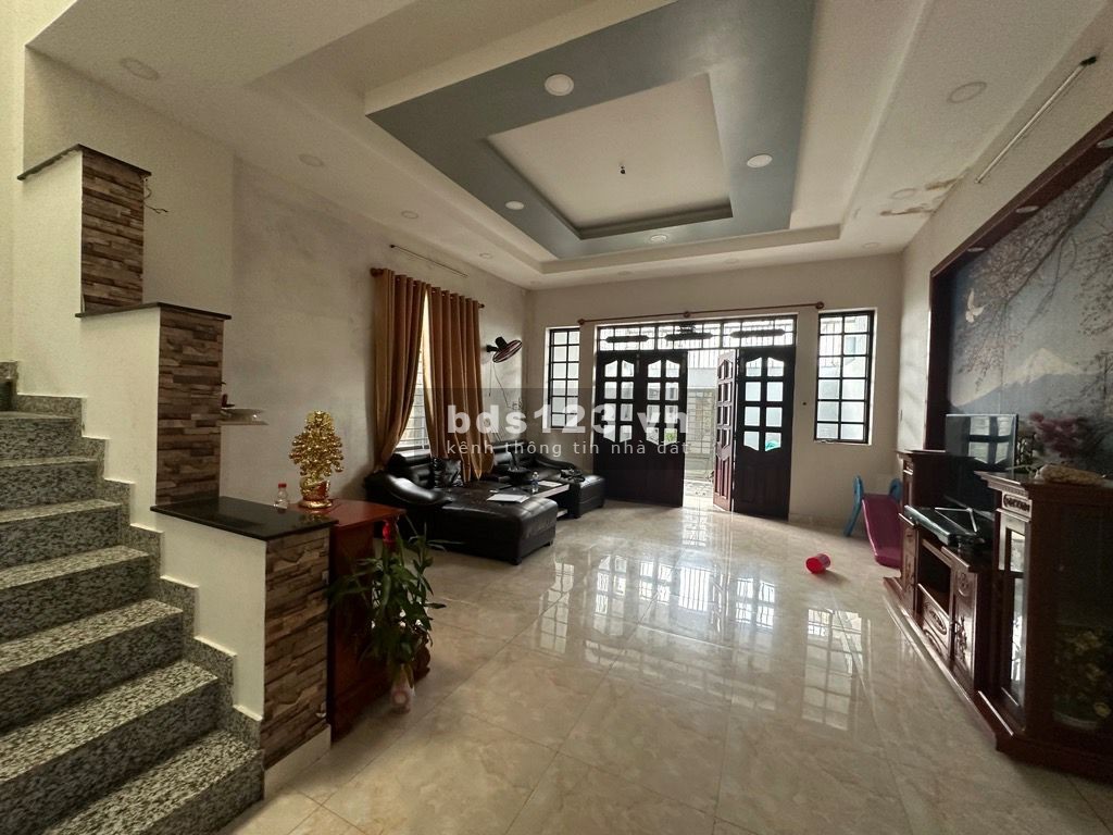 Tương lại 2 mặt tiền đường rộng 15M - Gần đại học Văn Hiến, tiện về Gò Vấp