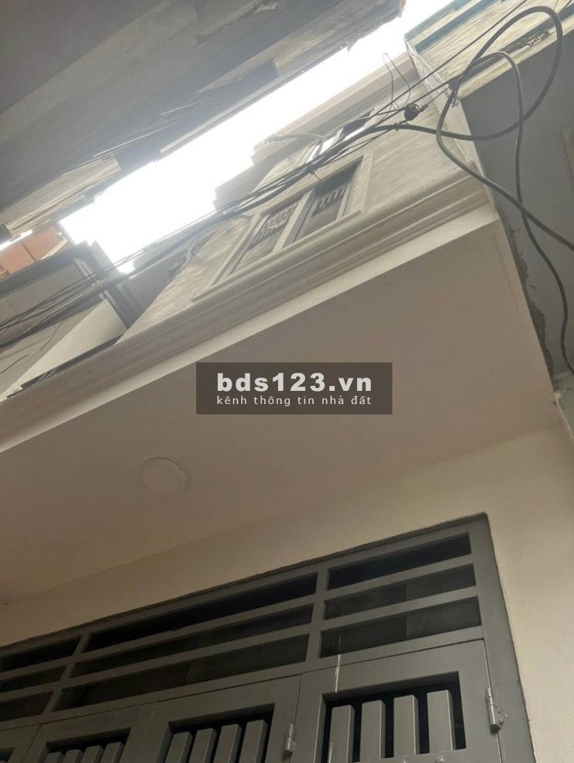 Bán nhà cầu giấy 6.5 tỷ 50m2 cực gần mặt phố