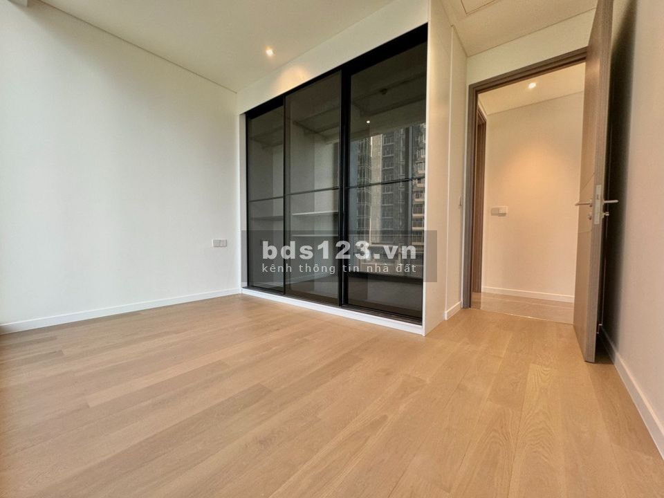Giá siêu tốt với view vĩnh cữu, 137m2, 3PN, NTCB, chỉ 70 triệu ở Opera