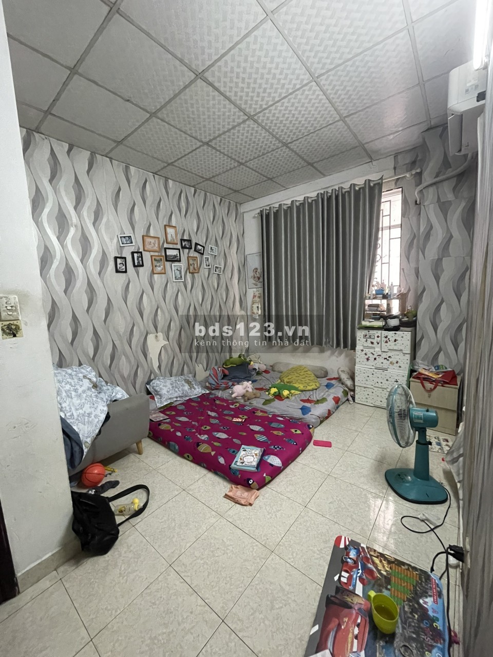 2 căn nhà 200m2, 1 trệt 3 lầu 9pn 12wc, mặt tiền đường lớn, gần bên chợ Thủ Đức