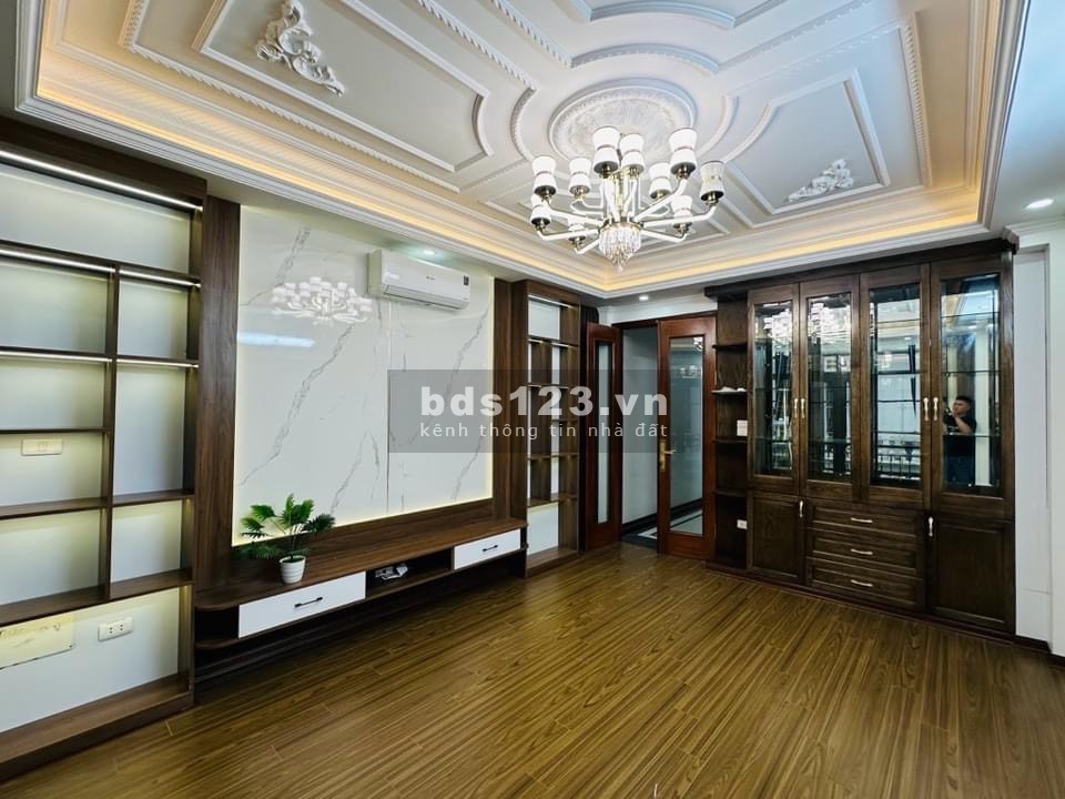 Bán nhà Minh Khai, 3 thoáng, nhà mới, ô tô, thang máy, ngõ thông, nở hậu, giá 10.8 tỷ.