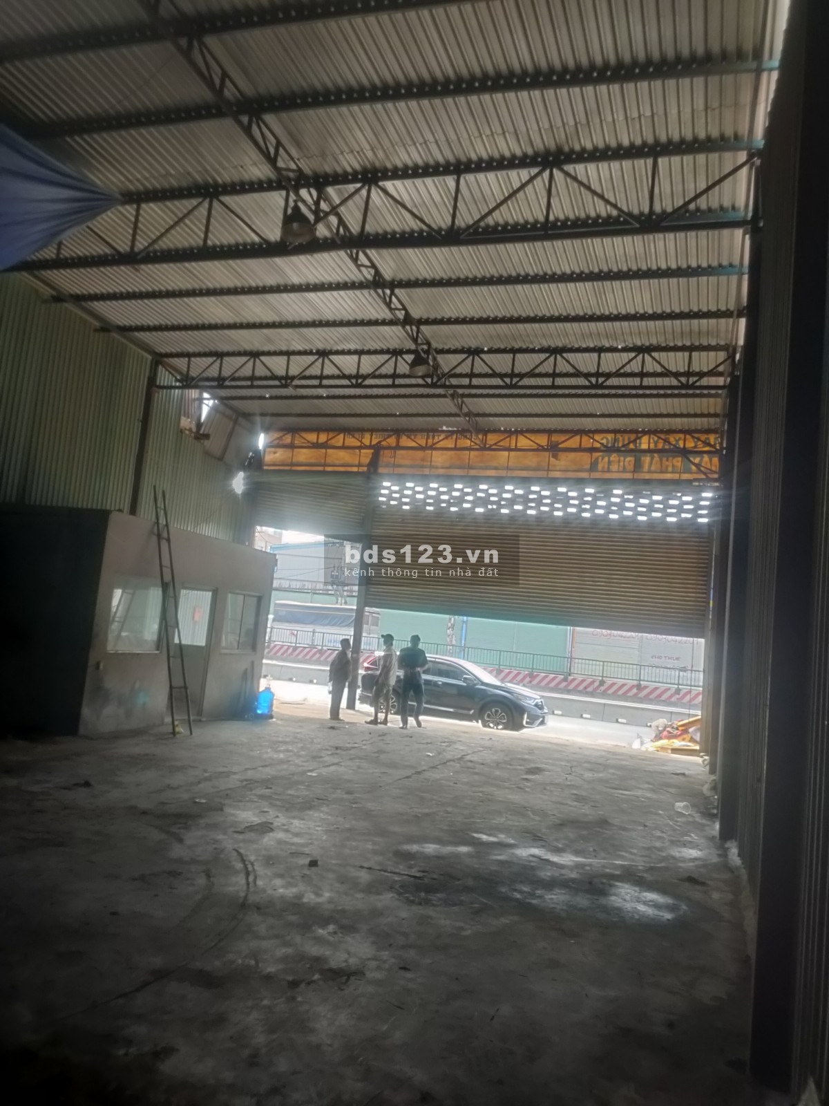 Chính chủ cho thuê mặt tiền 12 x 19, điện 3 pha, Ngã 4 Bà Điểm 500 m, Bến xe An Sương 2,2 km.