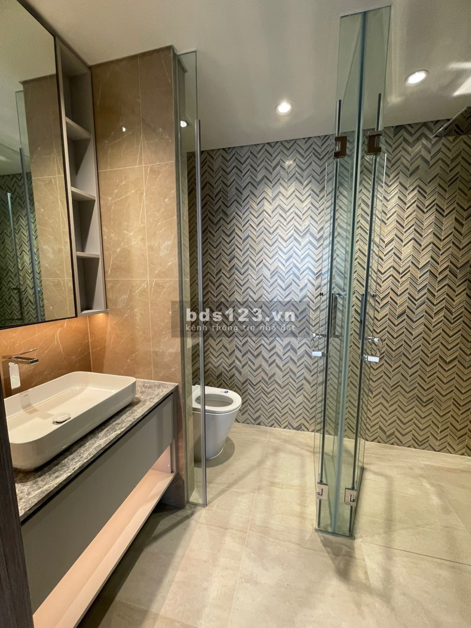 Đang trống sẵn dọn vào ngay căn 1PN, chỉ 27 triệu ở Opera Residence Q2
