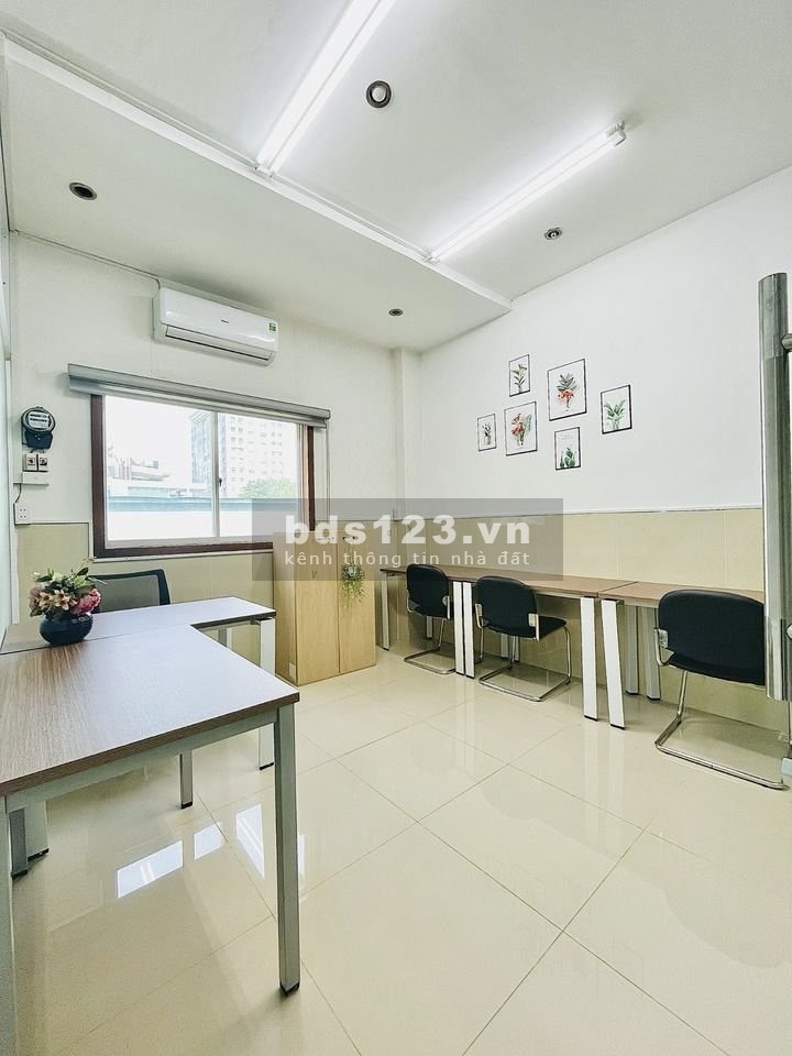 Văn phòng Quận 1 setup đầy đủ nội thất, có ưu đãi lớn khi liên hệ 093.141.2958 Mr Long