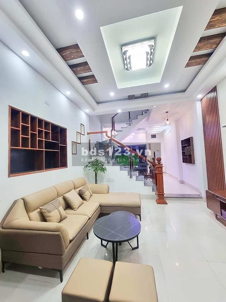 Kẹt tiền cần bán gấp nhà chợ Bình Chánh, diện tích 5x20, 2 lầu giá 790 triệu