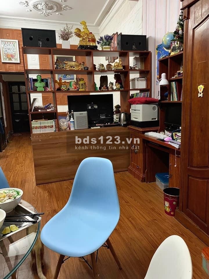 Nhỉnh 9 tỷ có ngay nhà 4 tầng mặt ngõ thông kinh doanh Tôn Đức Thắng, DT 70M, kinh doanh bất chấp