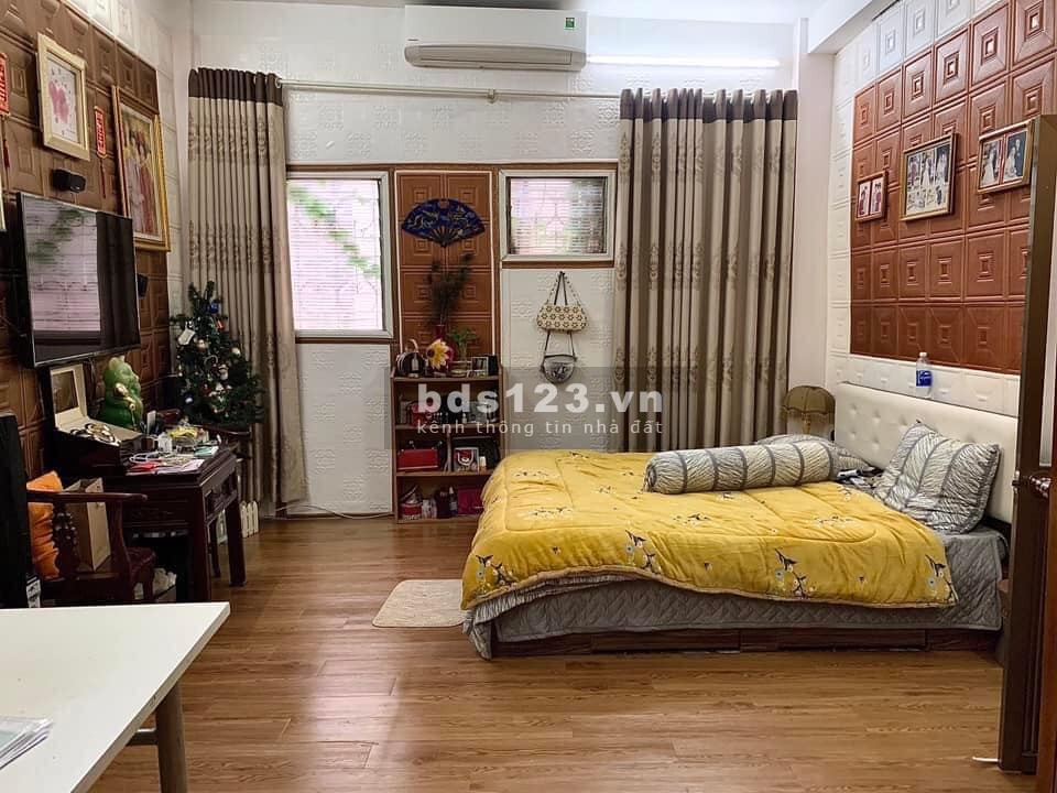 Nhỉnh 9 tỷ có ngay nhà 4 tầng mặt ngõ thông kinh doanh Tôn Đức Thắng, DT 70M, kinh doanh bất chấp