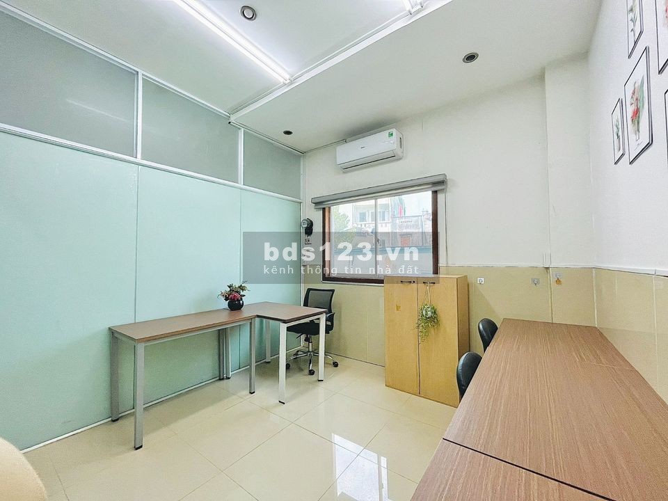 Văn phòng Quận 1 setup đầy đủ nội thất, có ưu đãi lớn khi liên hệ 093.141.2958 Mr Long