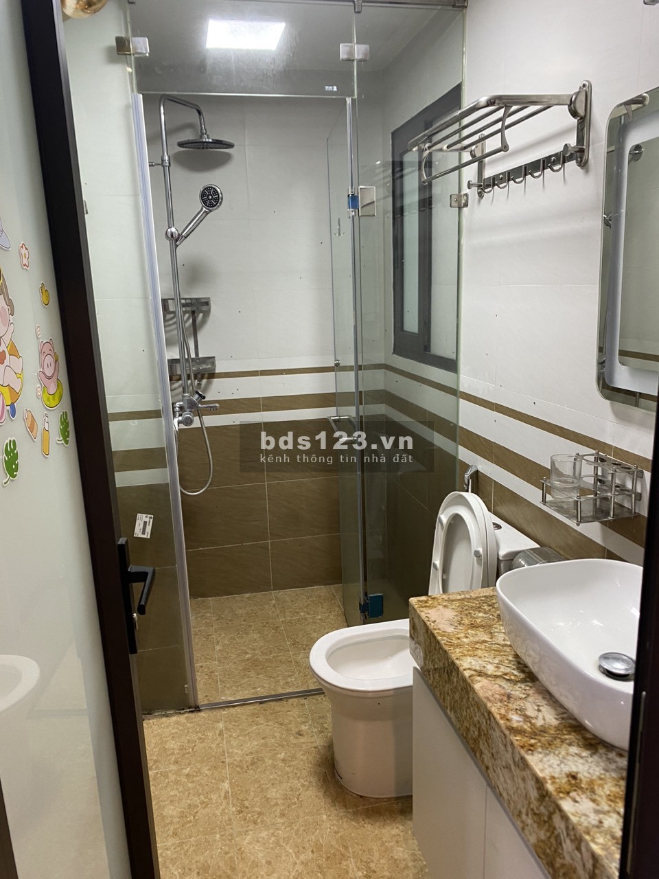 Chính chủ cho thuê CHDV ngay Trích Sài - Võng Thị đầy đủ nội thất cao cấp View hồ. Chỉ 6tr