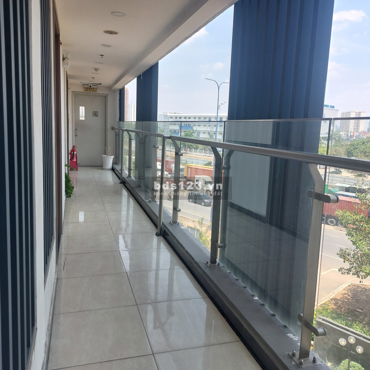 Cho thuê mặt bằng mở VP, Cty tại Centana Q2 sức chứa 10 - 15 NV 9.5tr/th 0919838703