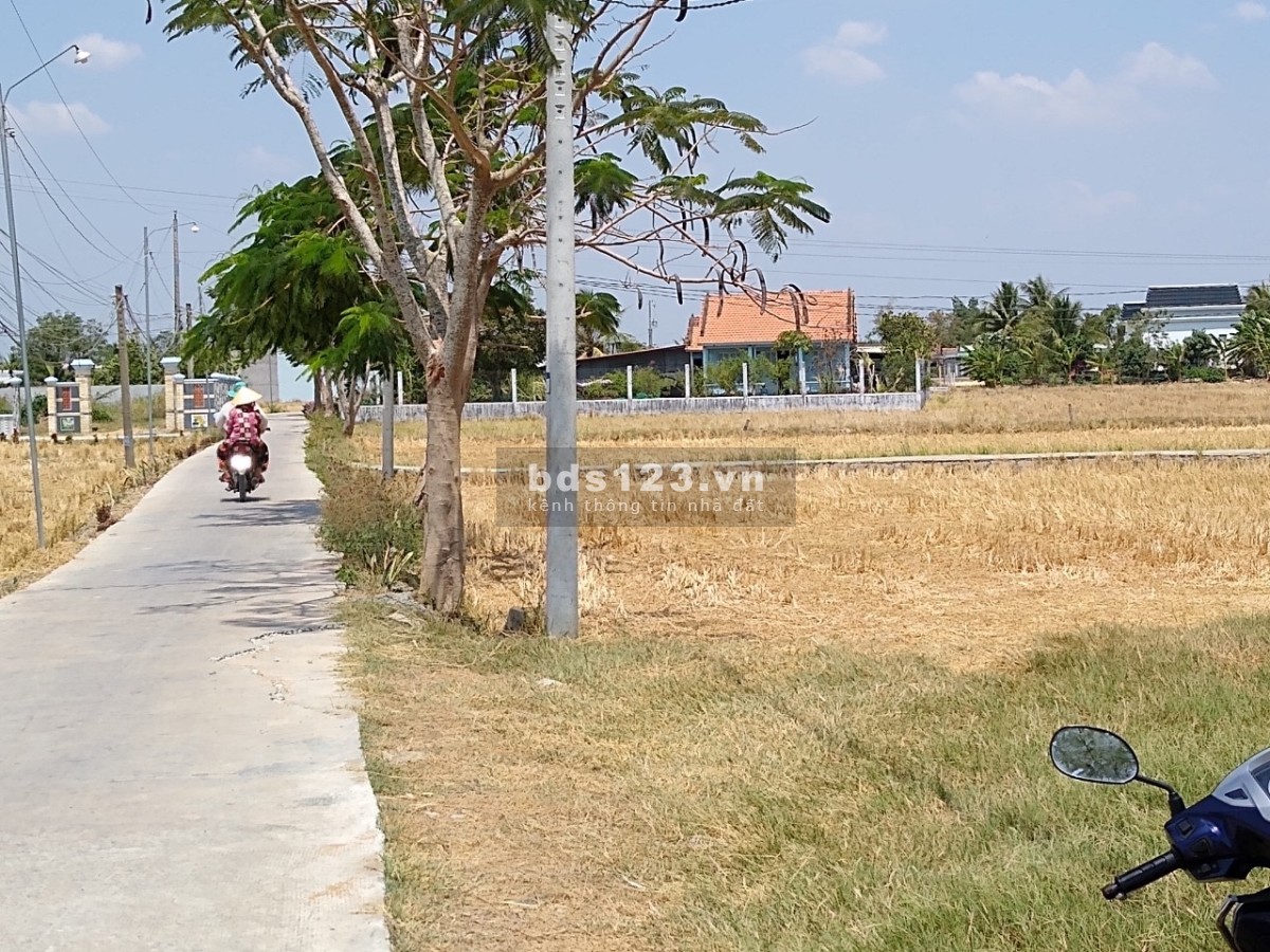 Bán đất thổ cư 510, đường thông 2 chiều, betong 4m, kdc mới