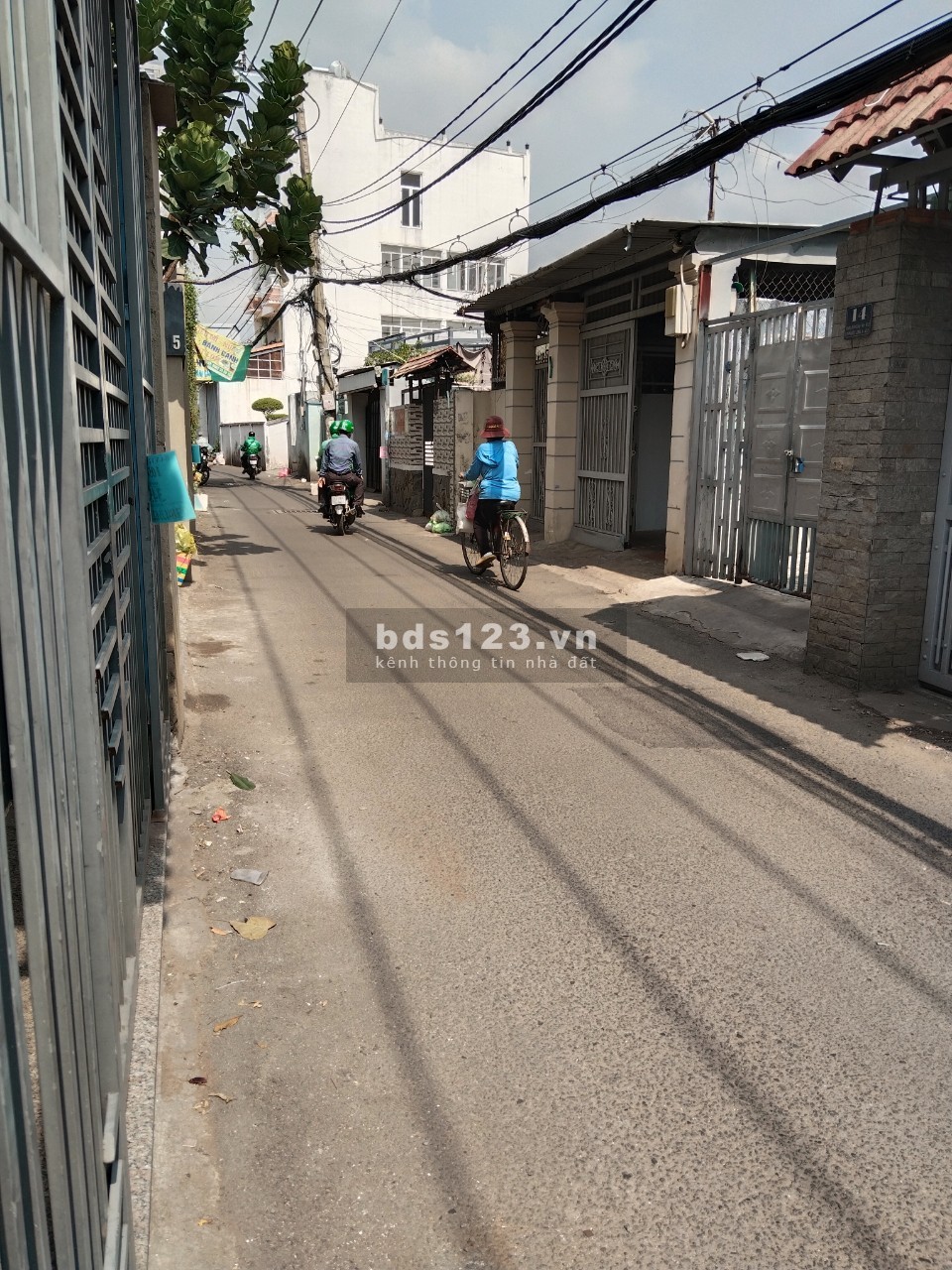 Bán đất 61m2, HXH, MT Đinh Củng Viên Giao Đỗ Xuân Hợp, Quận 9. Hơn 5tỷ