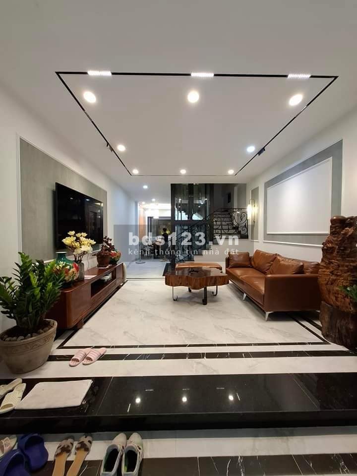 Nhà đẹp Kim Ngưu, Hai Bà Trưng 70m, 5 tầng, mt 4.3m, giá 16.9 tỷ.