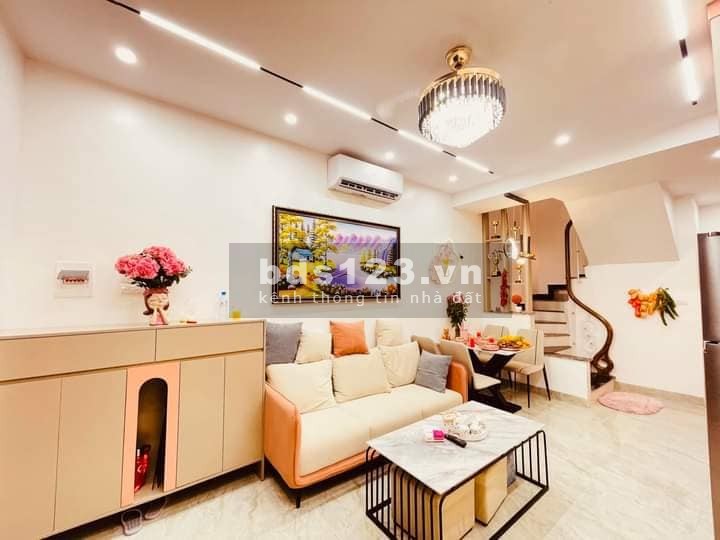 Bán Nhà Gần Đường Hồng Mai, Hai Bà Trưng 30m, 5 tầng, mt 3.8m, giá 5.66 tỷ.