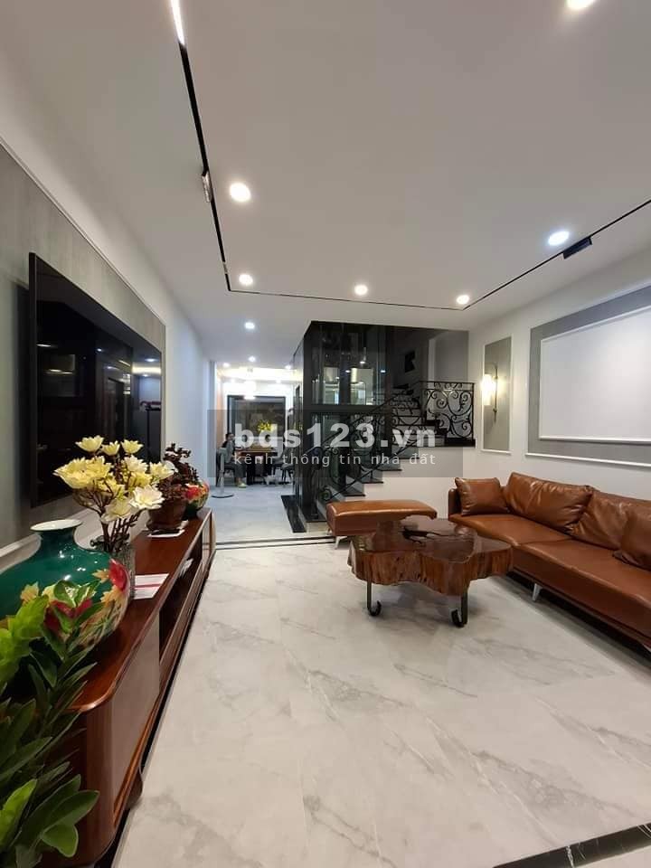 Nhà đẹp Kim Ngưu, Hai Bà Trưng 70m, 5 tầng, mt 4.3m, giá 16.9 tỷ.