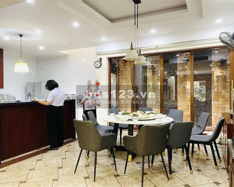 Phân lô Tân Ấp, mặt ngõ thông oto tránh, gara, kinh doanh. DT 135m2 6 tầng thang máy