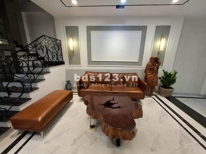 Nhà đẹp Kim Ngưu, Hai Bà Trưng 70m, 5 tầng, mt 4.3m, giá 16.9 tỷ.