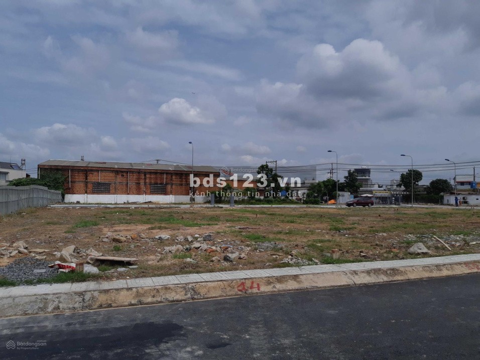 Bán lô đất đẹp tại kdc Vĩnh Lộc, 60m2 giá 2,3 tỷ. Sổ hồng riêng, sang tên công chứng ngay.