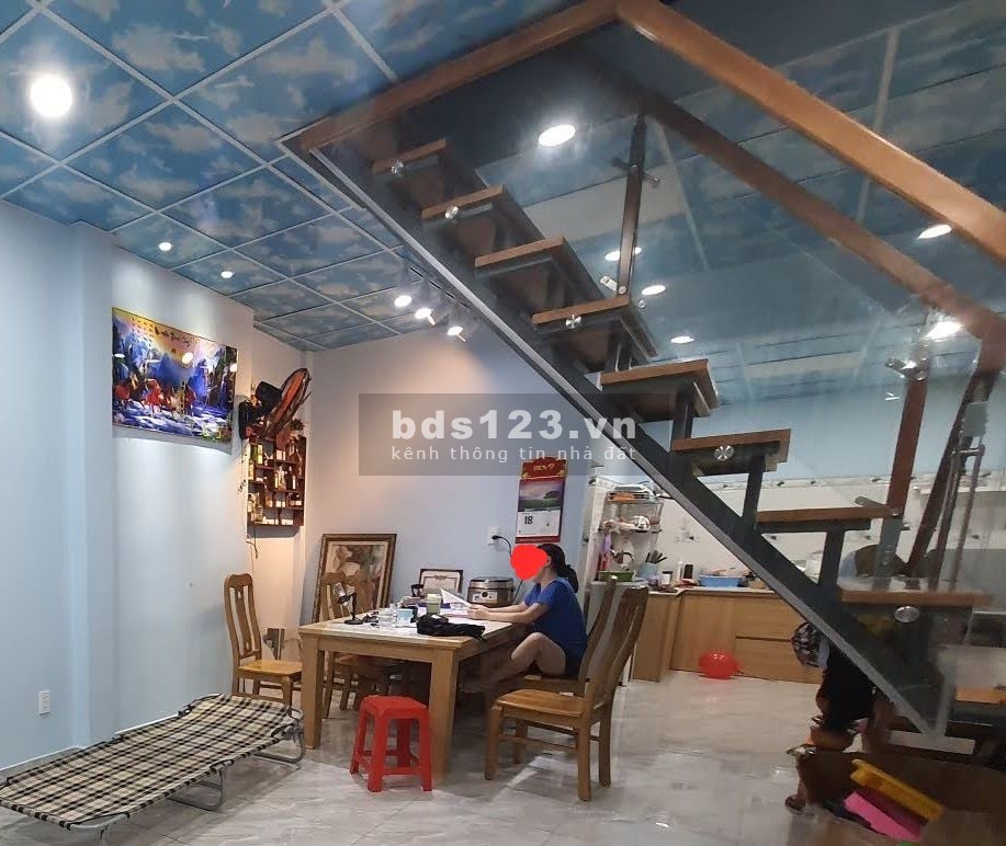 Nhà 2 tầng sát mặt tiền vừa ở vừa có TN 7tr/th, Quang Trung, P.10, 108m2 (5x18), 6.6 tỷ