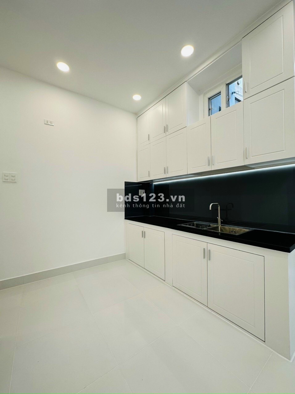 Cần gấp vốn bán nhà 33m2 giá chỉ 2ty225 ngay hẻm Chu Văn An, p12,Bình Thạnh thông ra Học Viện Cán Bộ