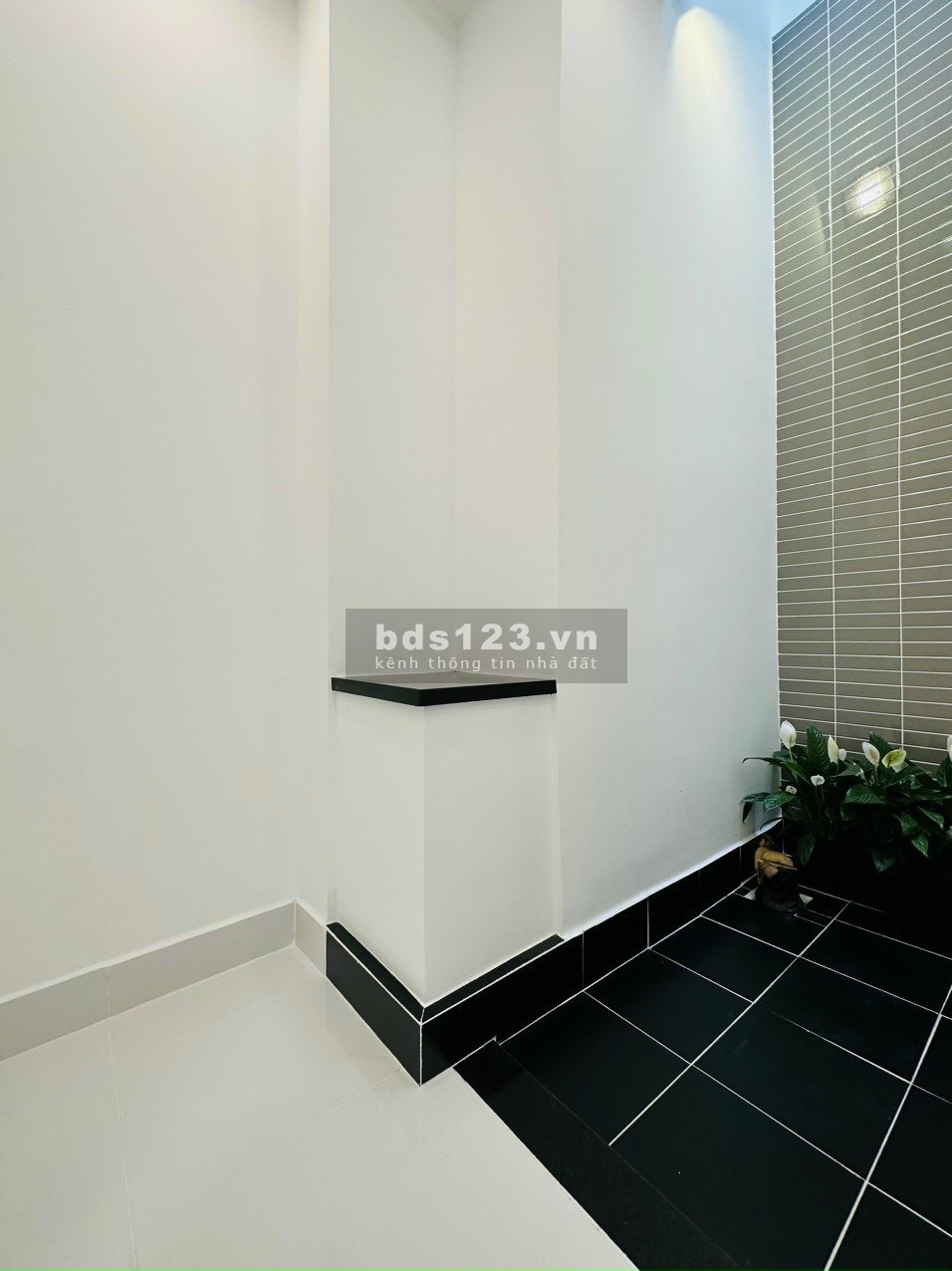 Cần gấp vốn bán nhà 33m2 giá chỉ 2ty225 ngay hẻm Chu Văn An, p12,Bình Thạnh thông ra Học Viện Cán Bộ