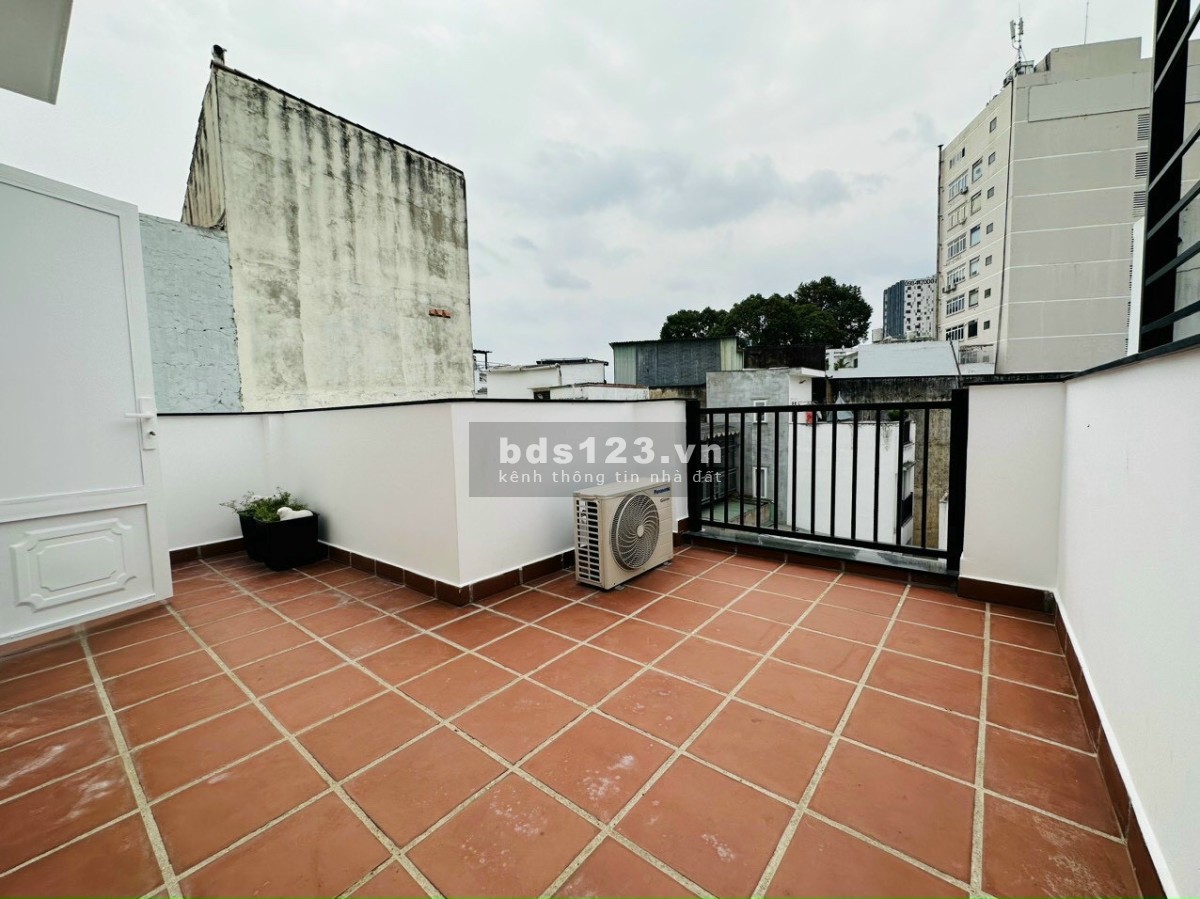Cần gấp vốn bán nhà 33m2 giá chỉ 2ty225 ngay hẻm Chu Văn An, p12,Bình Thạnh thông ra Học Viện Cán Bộ