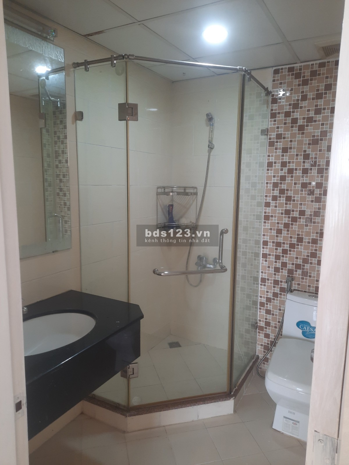Cho thuê Chung Cư Cao Ốc 107 Trương Địng - Quận 3, nội thất cơ bản, 75m2 có 2PN 15tr/tháng