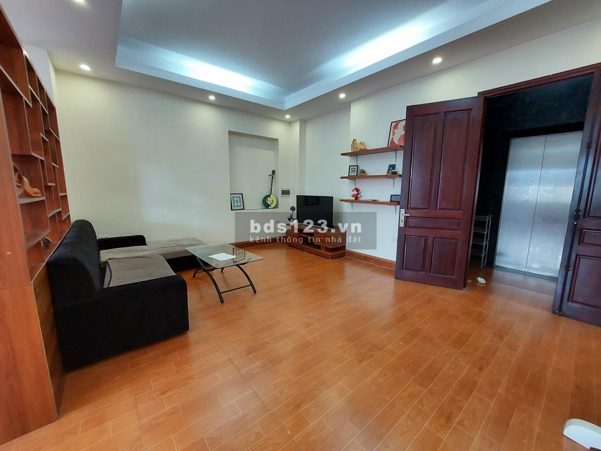 Chung Cư 590 CMT8, Phường 11, Quận 3 130m2 4PN. Nội thất đầy đủ. Giá 16tr/tháng