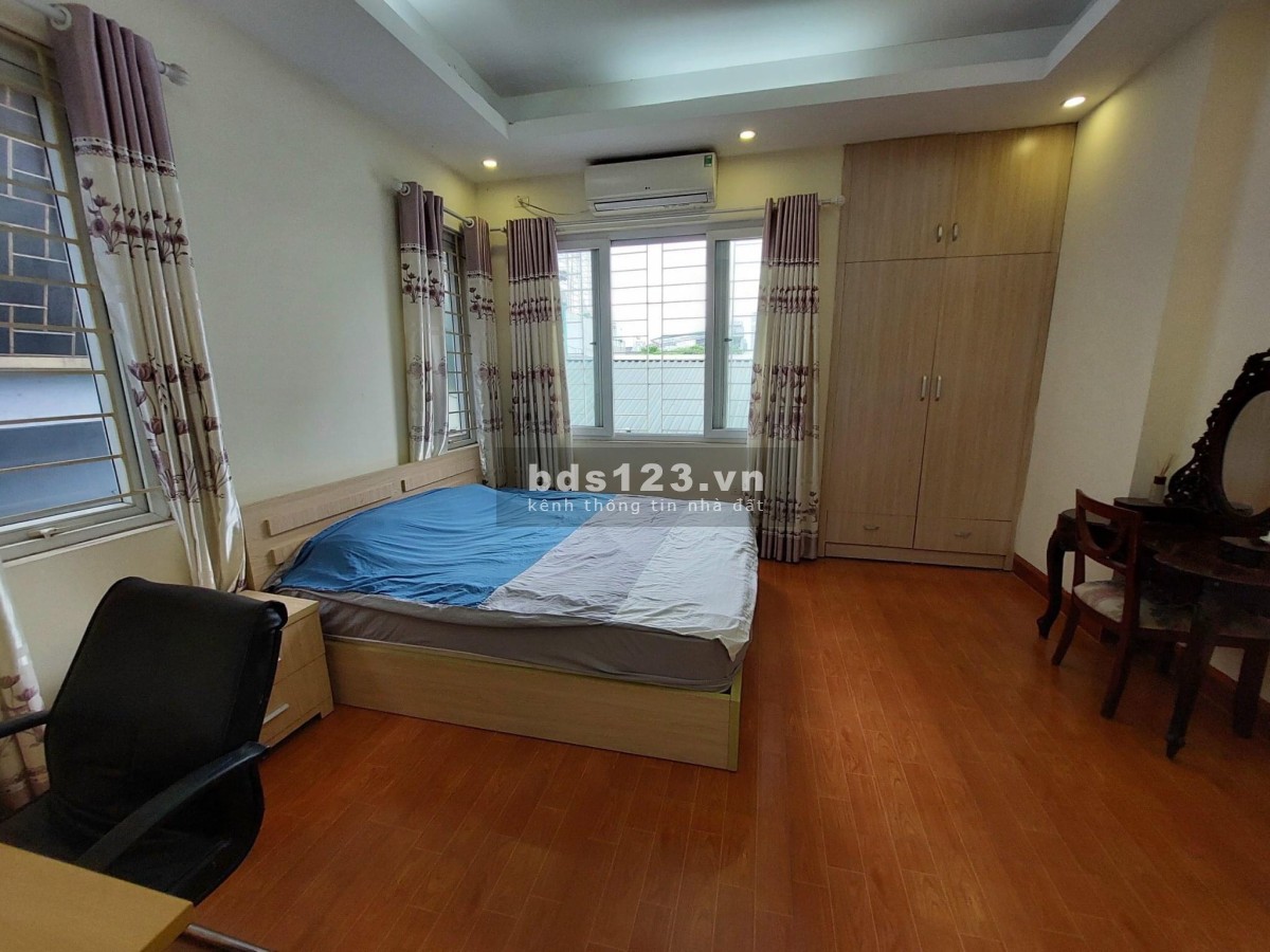 Chung Cư 590 CMT8, Phường 11, Quận 3 130m2 4PN. Nội thất đầy đủ. Giá 16tr/tháng
