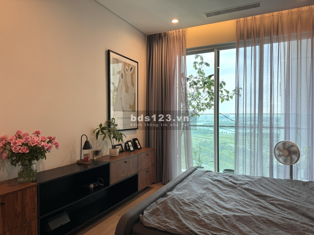 Cho thuê 3PN Sadora - Tầng cao - 2 Ban công - 120M2 - Nội thất như hình