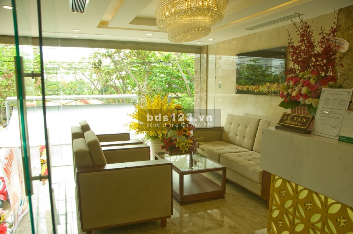 Chính chủ gửi bán khách sạn MT đường Hồ Nghinh Sơn Trà Đà Nẵng. DT105M2. Gía 25 tỷ.