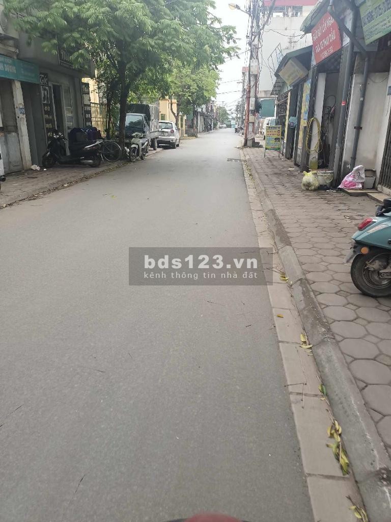 Bán nhà Ngô Xuân Quảng, ngõ nông, thông, ô tô vào nhà 76m - Giá nhỉnh 6 tỷ
