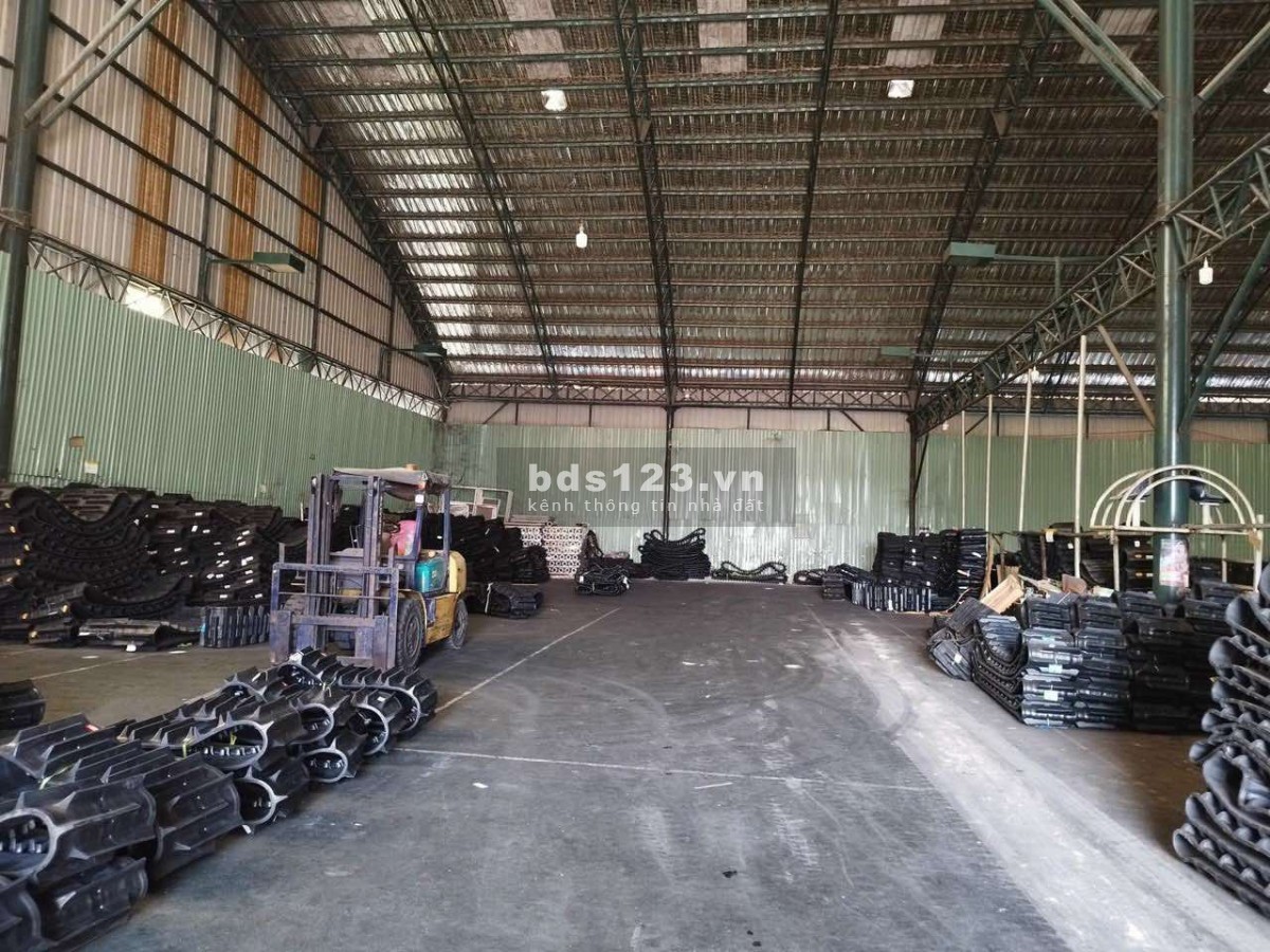 Cho thuê kho xưởng 1200m2 QL 13, Vĩnh Phú, Thuận An, Bình Dương.