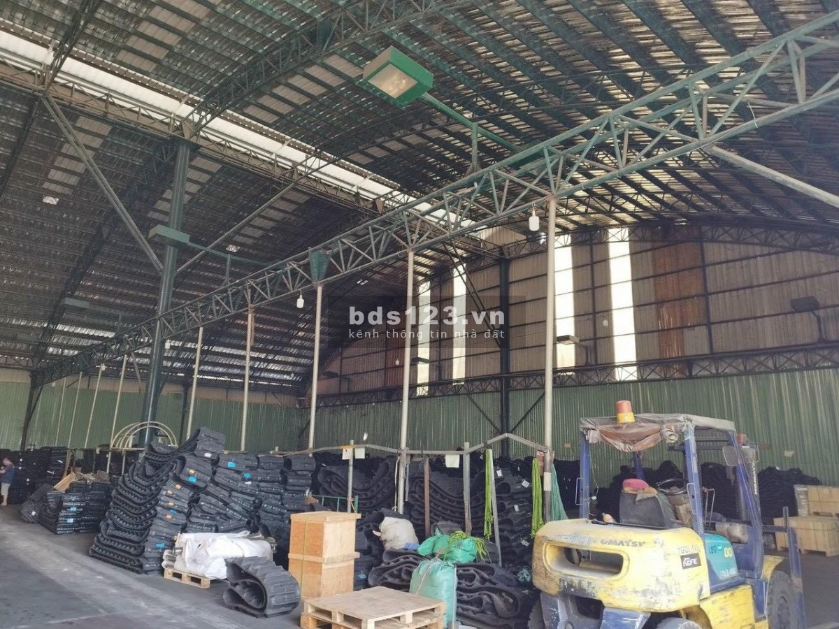 Cho thuê kho xưởng 1200m2 QL 13, Vĩnh Phú, Thuận An, Bình Dương.
