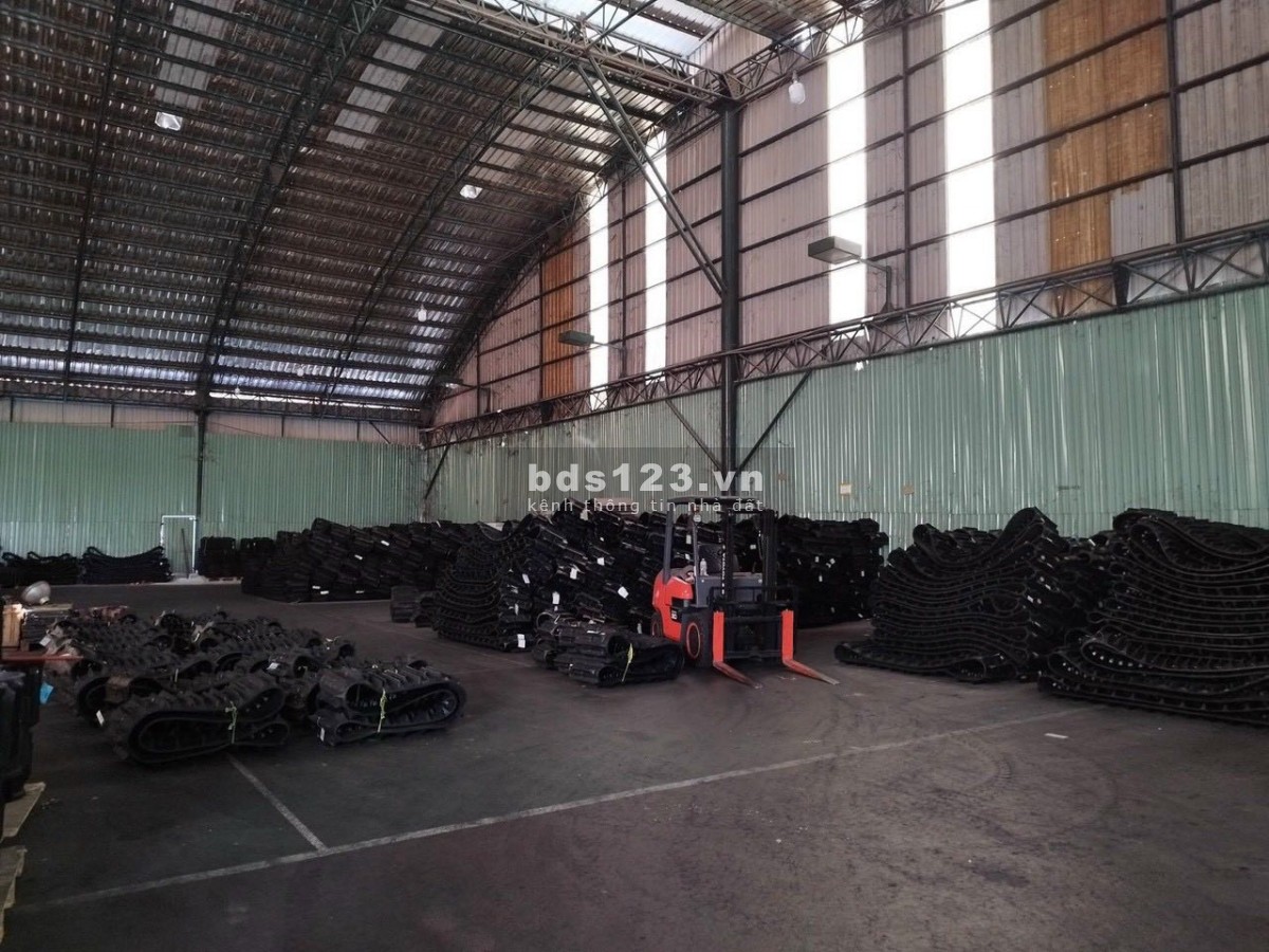 Cho thuê kho xưởng 1200m2 QL 13, Vĩnh Phú, Thuận An, Bình Dương.