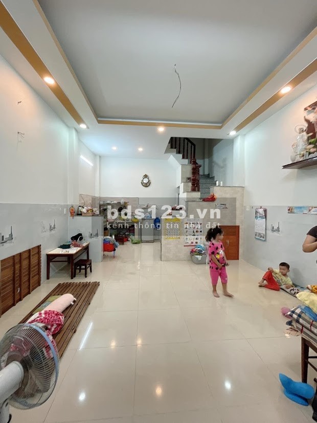 (Thủ Đức) bán nhà hxh5m, khu vực nhà thờ Khiết Tâm, 64m2, 3 tầng, 4.25 tỷ.