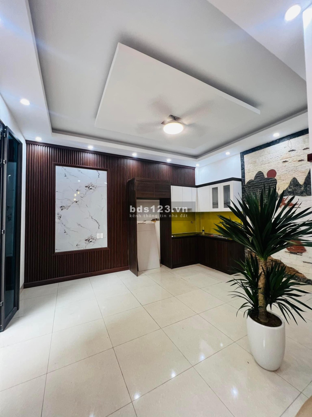Bán nhà Bắc Từ Liêm 5 tỷ 43m2 10m ra đường ô tô