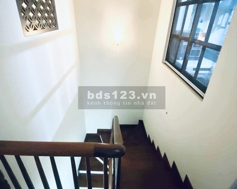 Kim Mã mặt ngõ văn minh thông, kinh doanh full nội thất, oto DT40m2 4 tầng, mặt tiền thoáng sáng