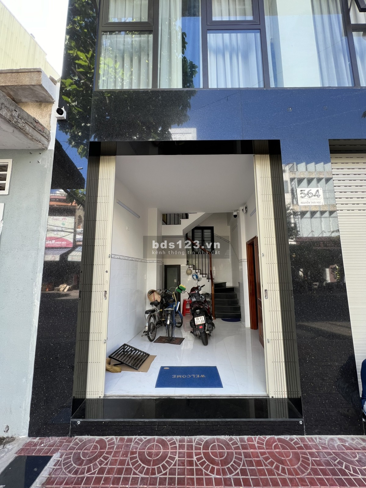 Cho thuê phòng mới xây 15m2 mặt tiền Nguyễn Thái Học, có nội thất, giờ giấc tự do, vị trí trung tâm.