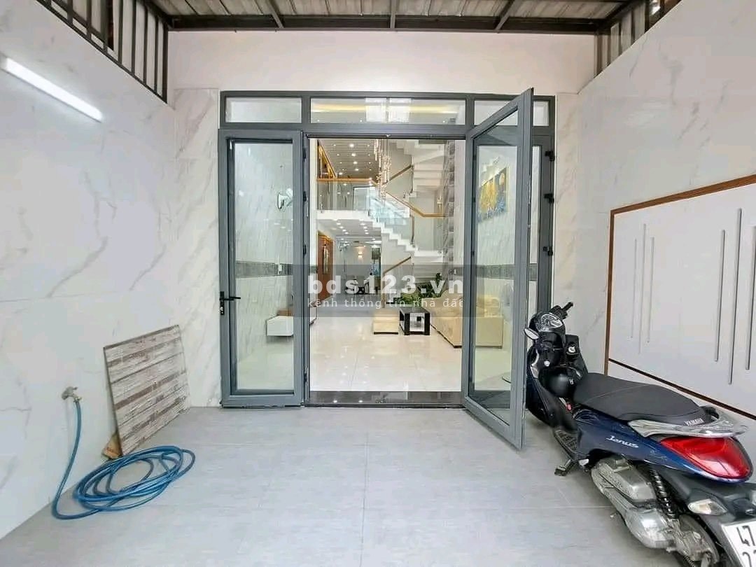 Sở hữu ngay nhà 56m2 hẻm 6m giá chỉ 2ty650 đường Hoàng Bật Đạt, Tân Bình. Gần ngay KCN Tân Bình