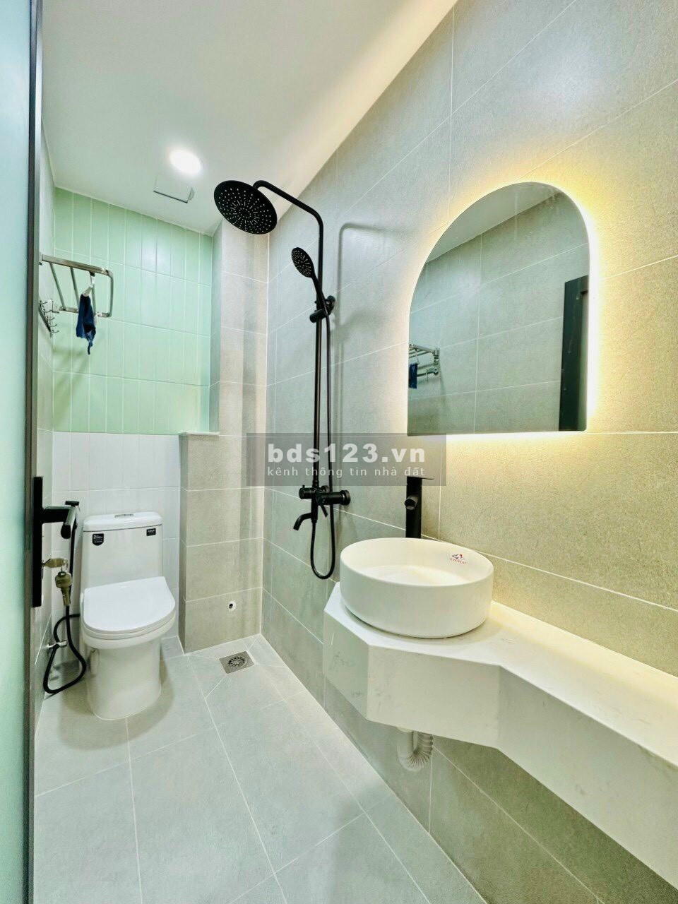 Sở hữu ngay nhà 56m2 hẻm 6m giá chỉ 2ty650 đường Hoàng Bật Đạt, Tân Bình. Gần ngay KCN Tân Bình