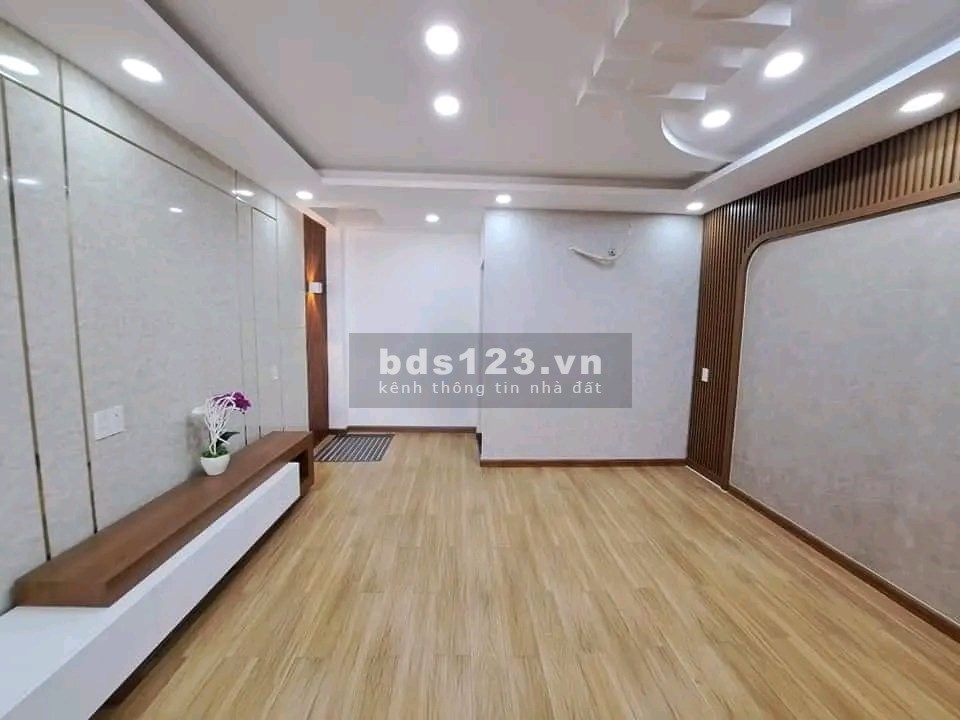 Sở hữu ngay nhà 56m2 hẻm 6m giá chỉ 2ty650 đường Hoàng Bật Đạt, Tân Bình. Gần ngay KCN Tân Bình